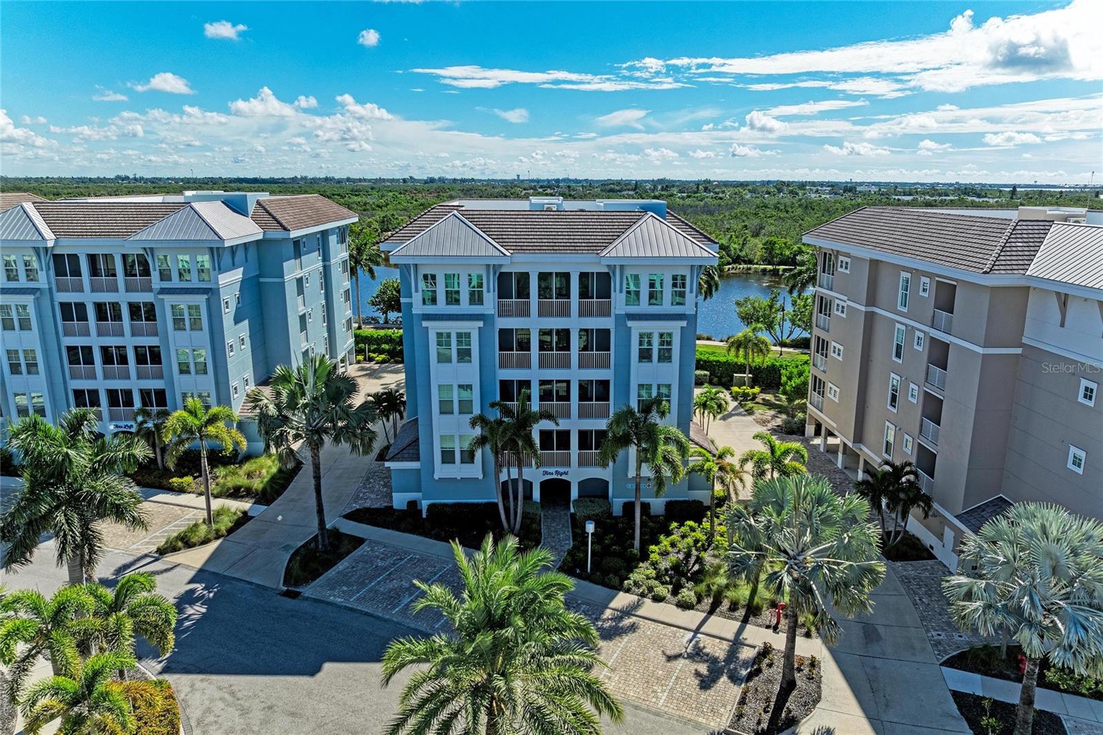 391 ARUBA CIRCLE 401, BRADENTON, FL, 34209 3 391 ARUBA CIRCLE 401