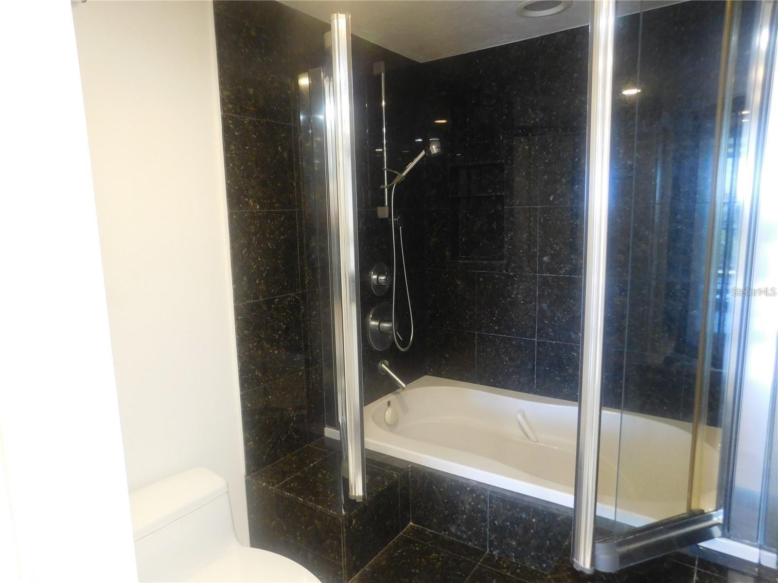 VALENCIA CONDO APTS - Residential Lease