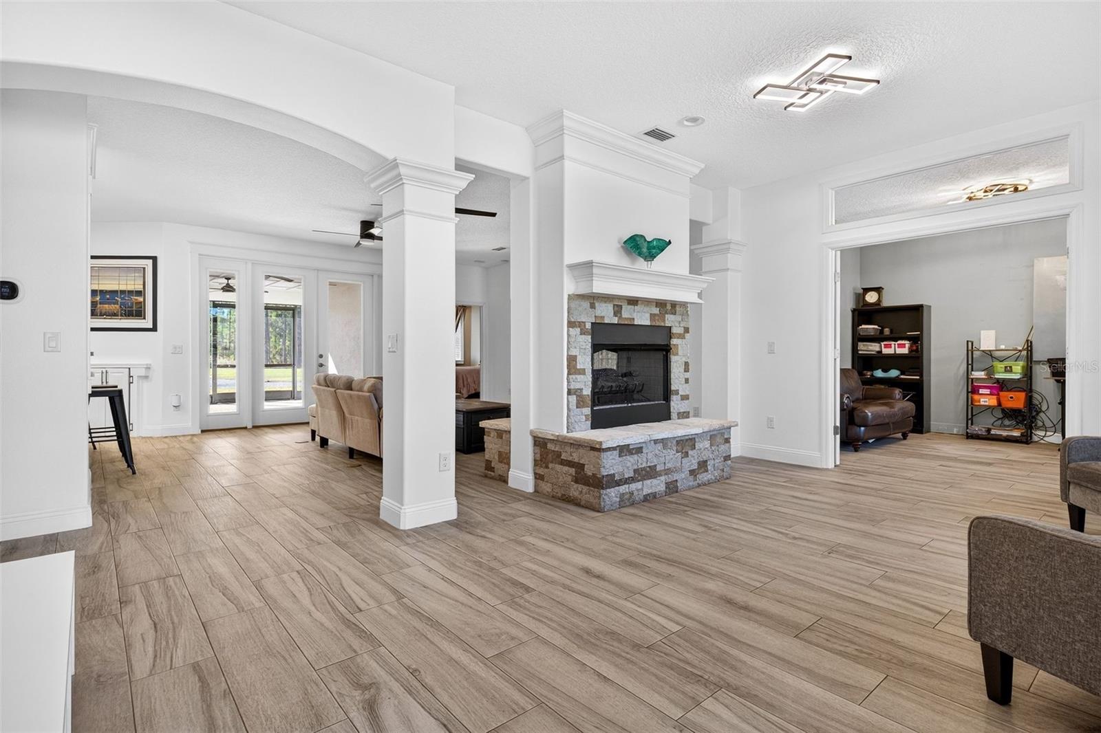 4895 STATE HWY 100 W