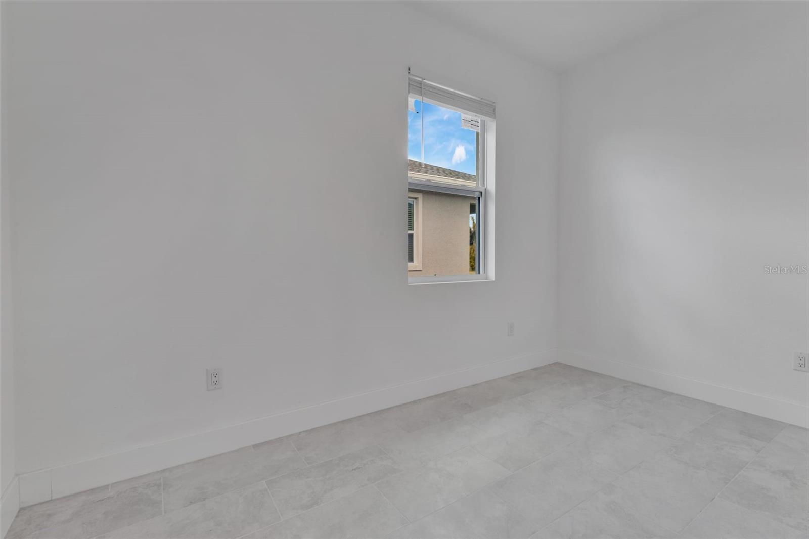 488 SUNSET ROAD N