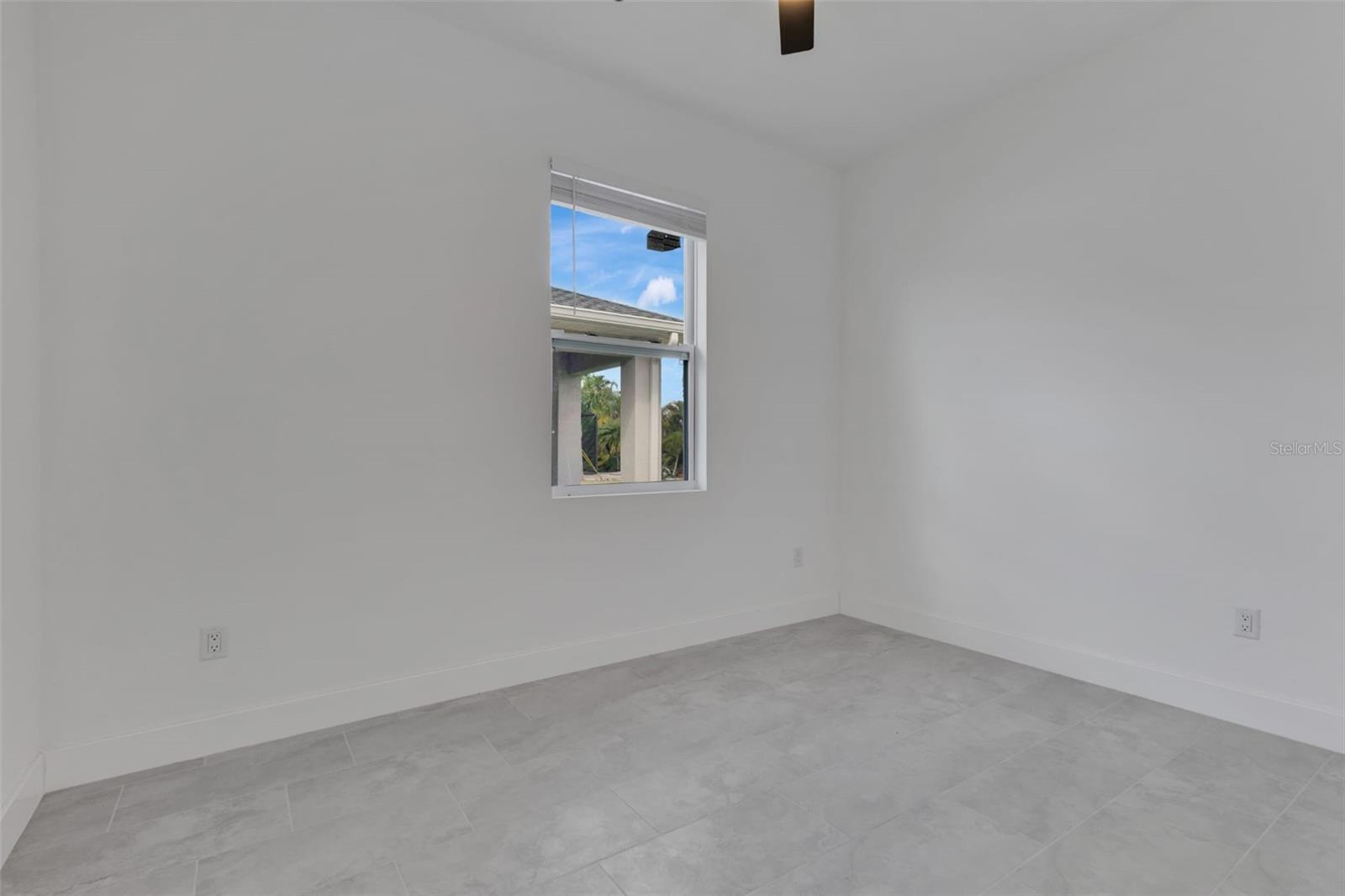 488 SUNSET ROAD N