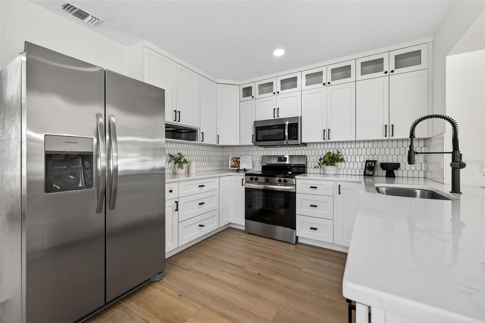 SNELL SHORES - Residential