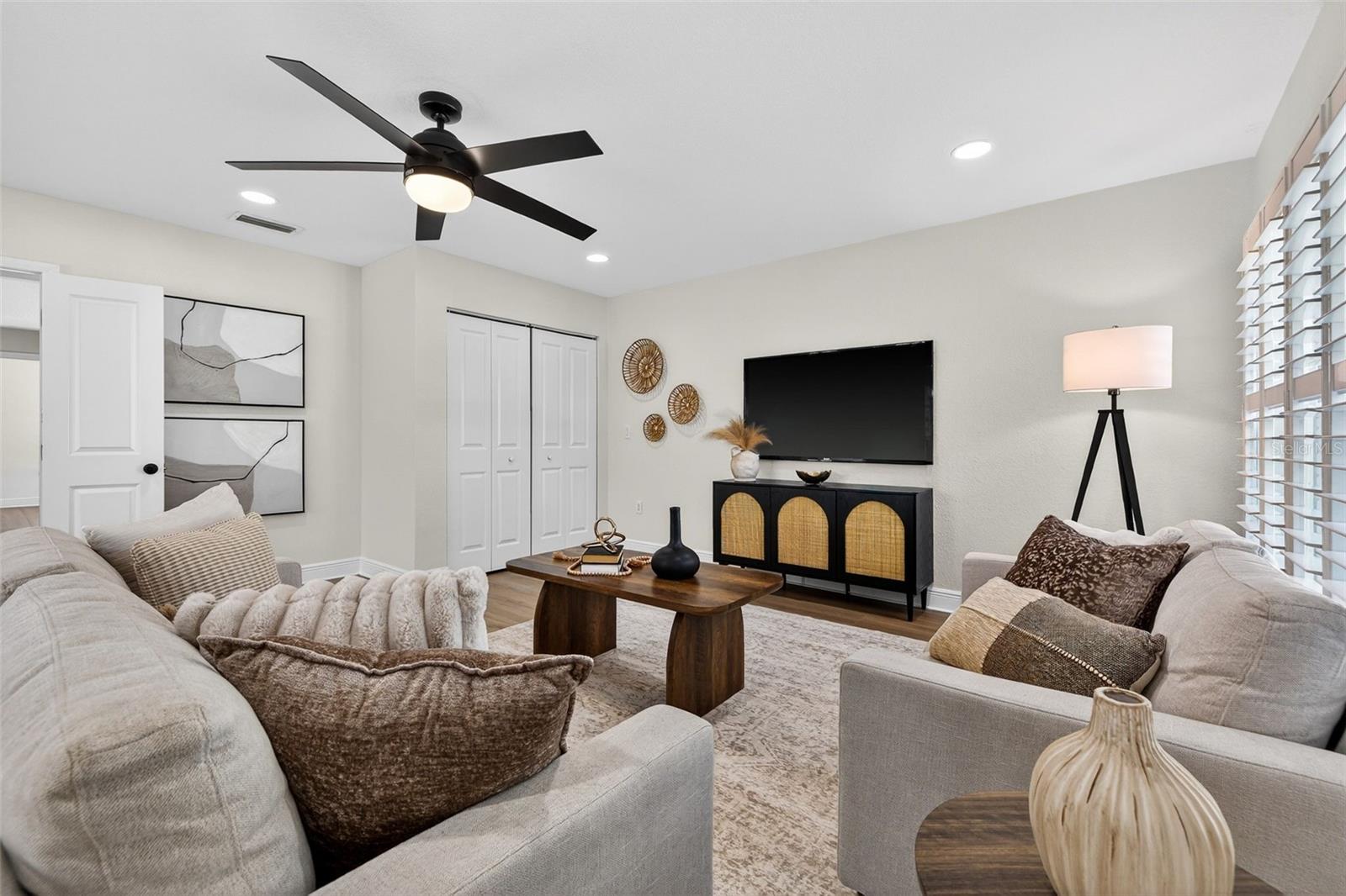 SNELL SHORES - Residential