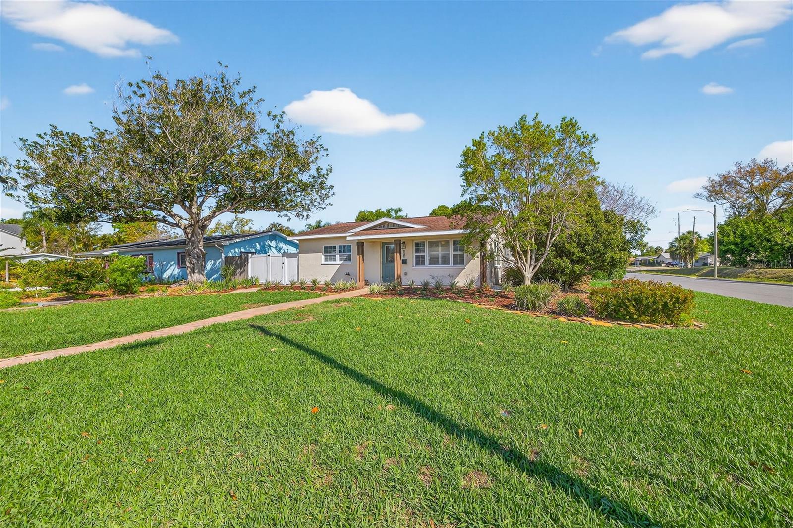 SNELL SHORES - Residential