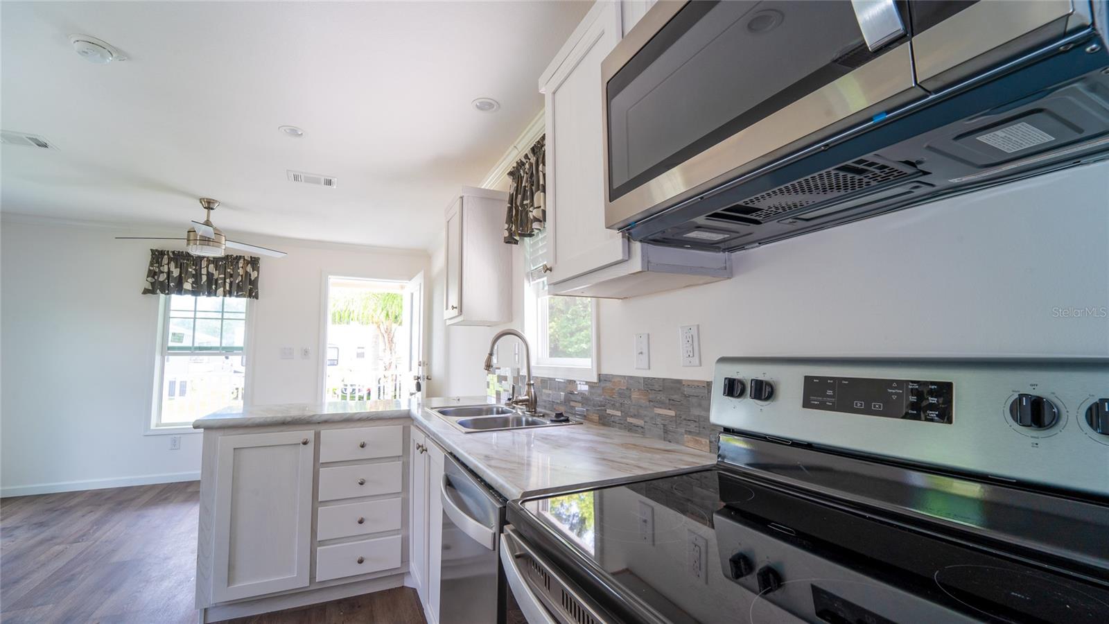 ZEPHYRHILLS COLONY CO - Residential Lease