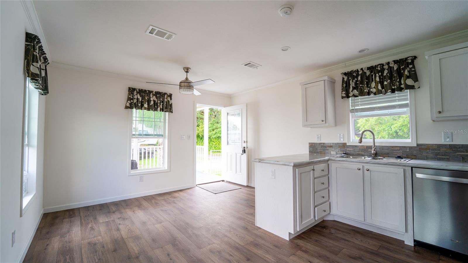 ZEPHYRHILLS COLONY CO - Residential Lease