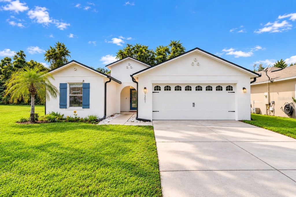Photo of 7261 Wakeview Drive, Davenport, FL 33896 (MLS # S5158881)