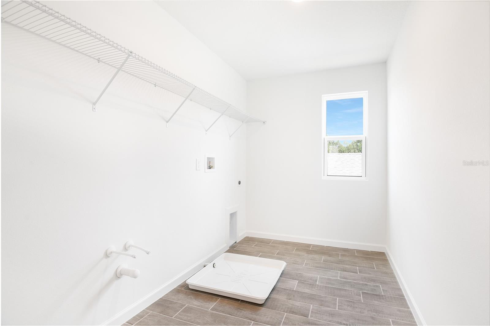 SEASONS AT SHORES OF LAKE DELL - Residential