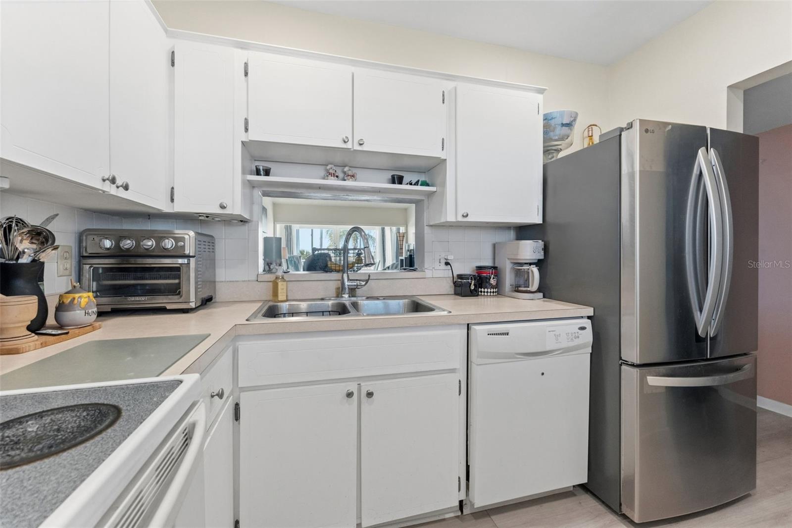 IMPERIAL POINT CONDO - Residential