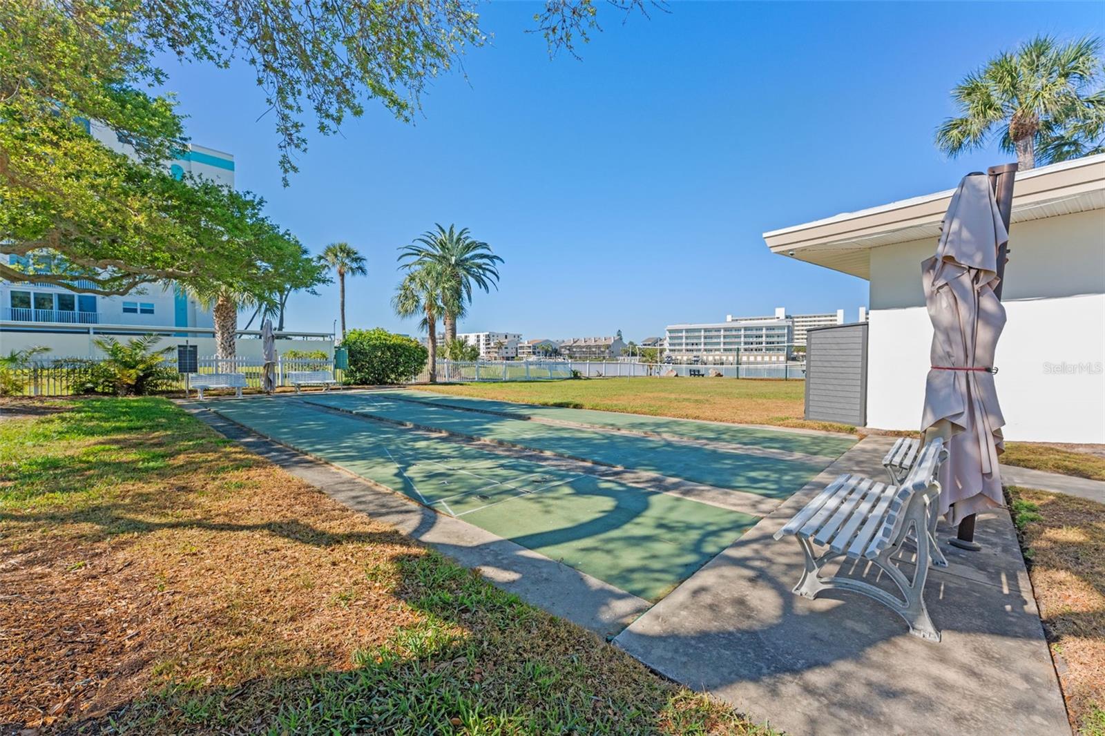 IMPERIAL POINT CONDO - Residential