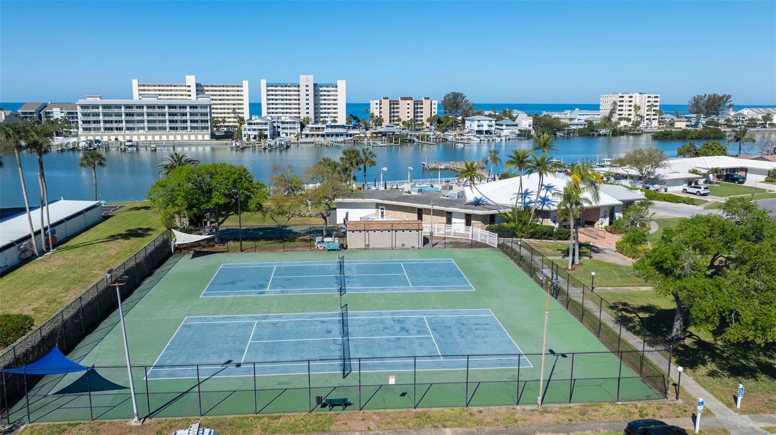 IMPERIAL POINT CONDO - Residential