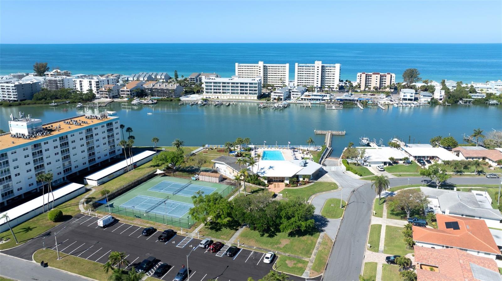 IMPERIAL POINT CONDO - Residential