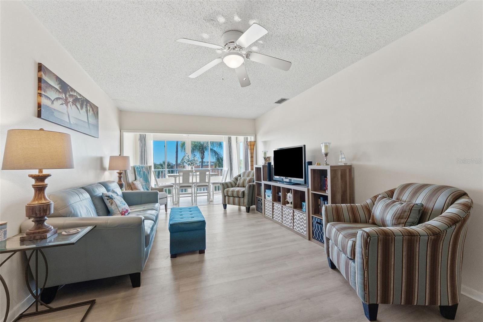 IMPERIAL POINT CONDO - Residential