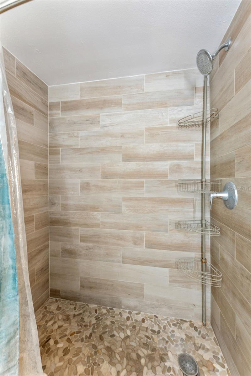 IMPERIAL POINT CONDO - Residential