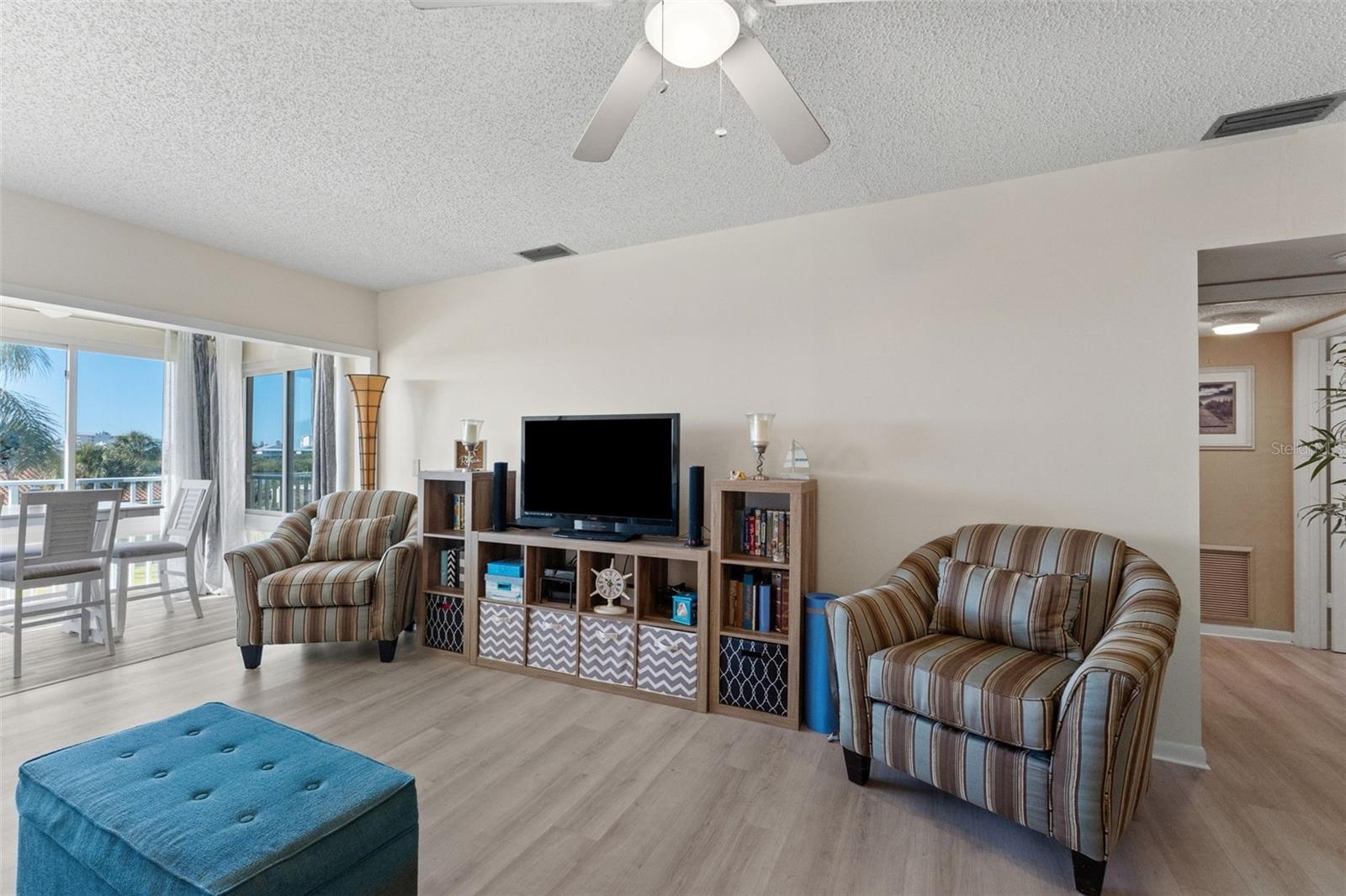 IMPERIAL POINT CONDO - Residential