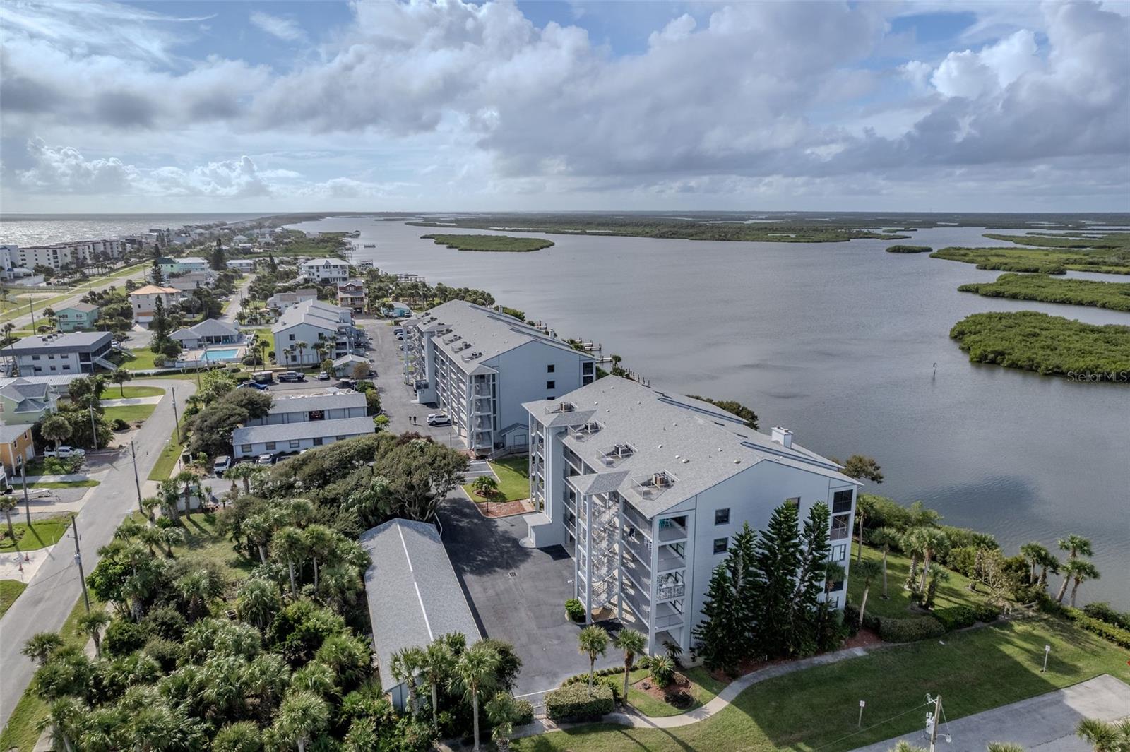 CEDAR ISLAND CLUB, A CONDO - Residential