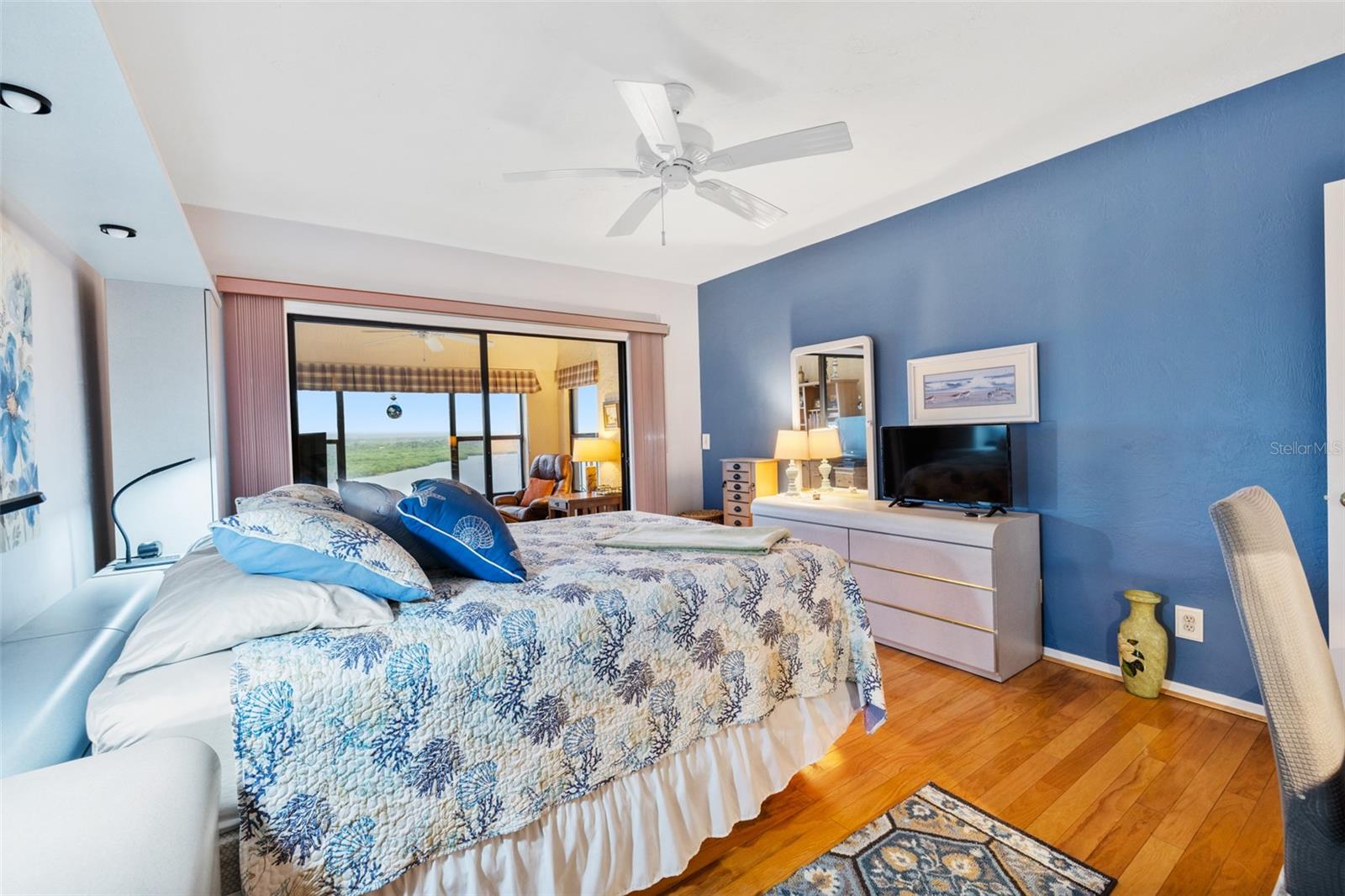 CEDAR ISLAND CLUB, A CONDO - Residential