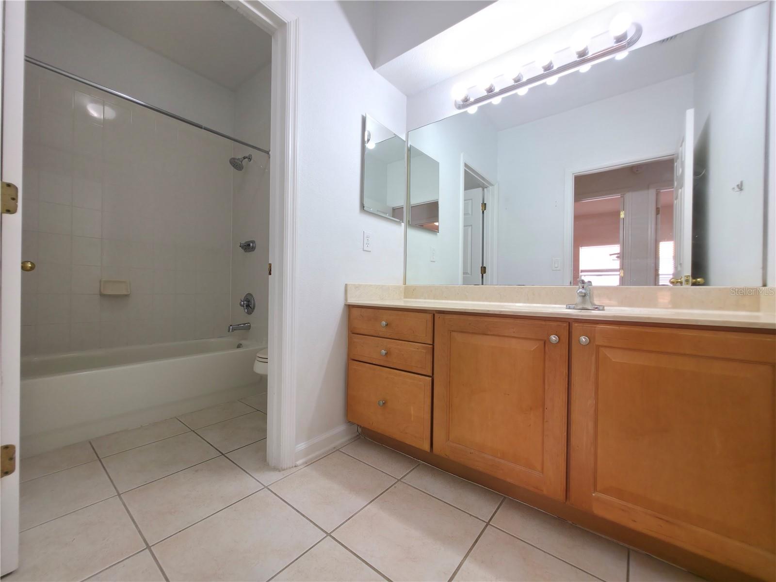 FALCON TRACE UNIT 9 - Residential Lease