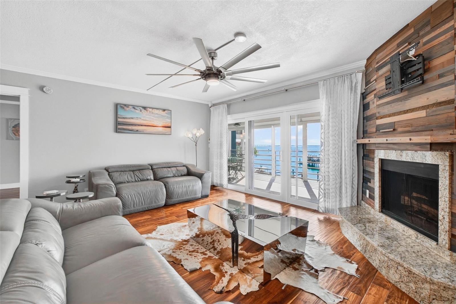 ANCHOR COVE 1 CONDO - Residential