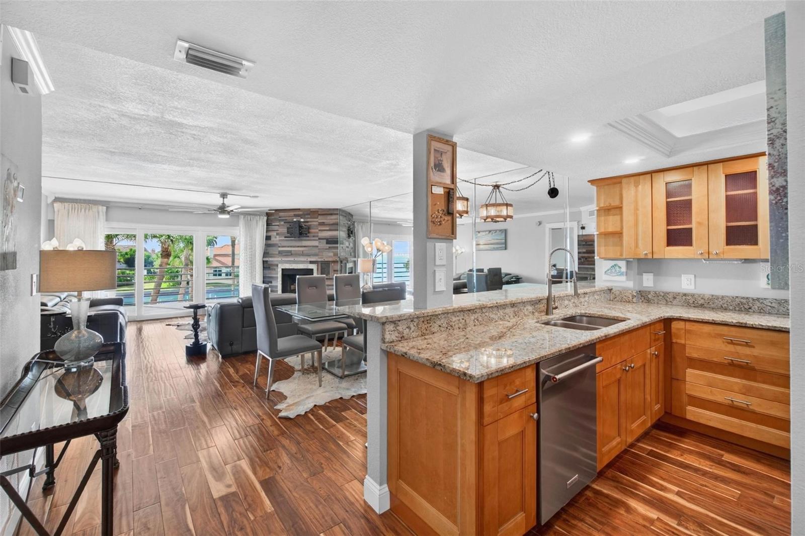 ANCHOR COVE 1 CONDO - Residential