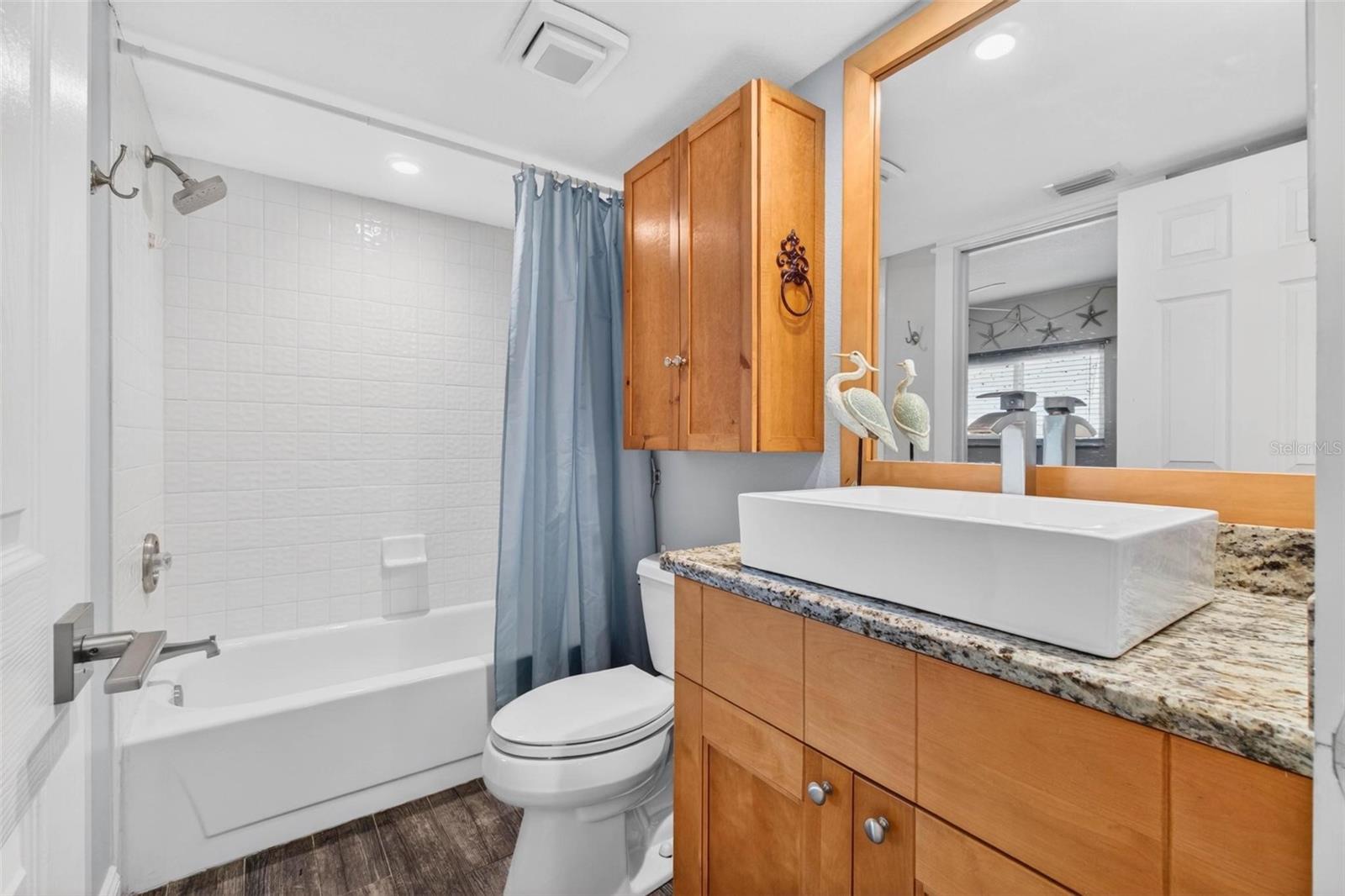ANCHOR COVE 1 CONDO - Residential