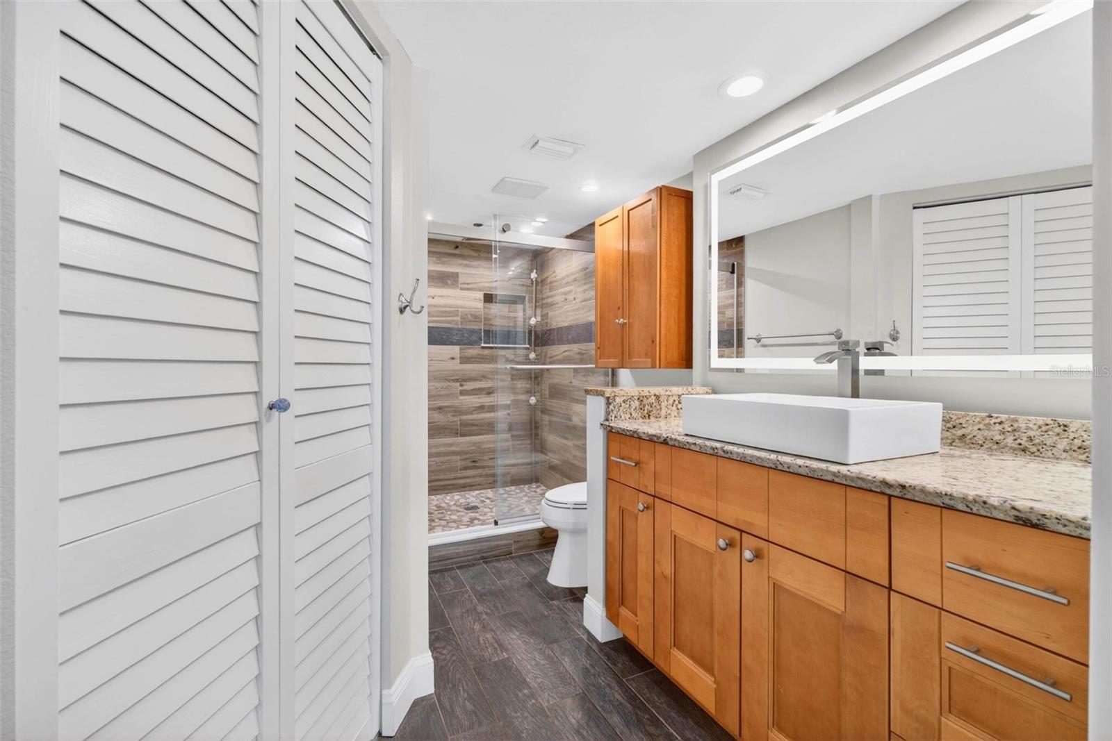ANCHOR COVE 1 CONDO - Residential