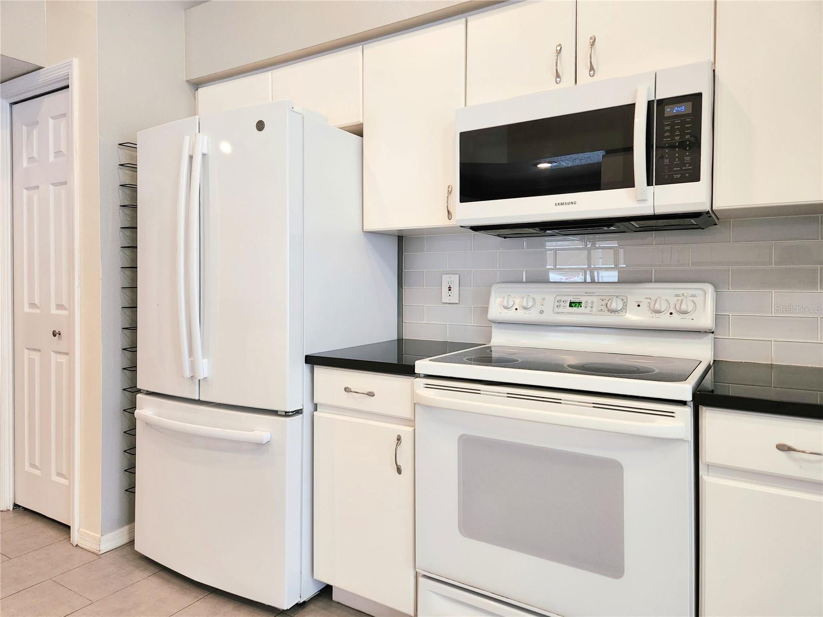 MEADOW POINTE - Residential