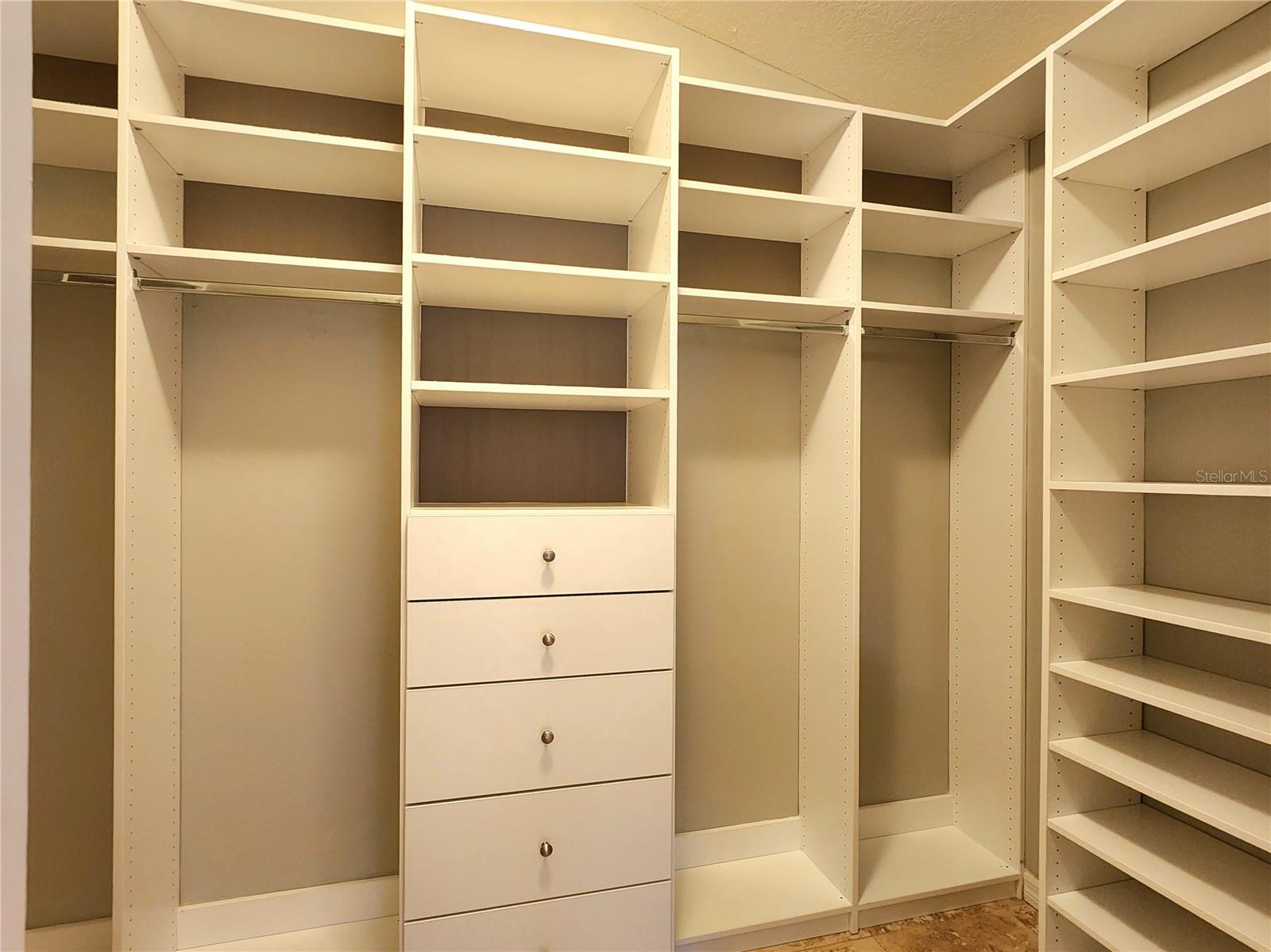 MEADOW POINTE - Residential