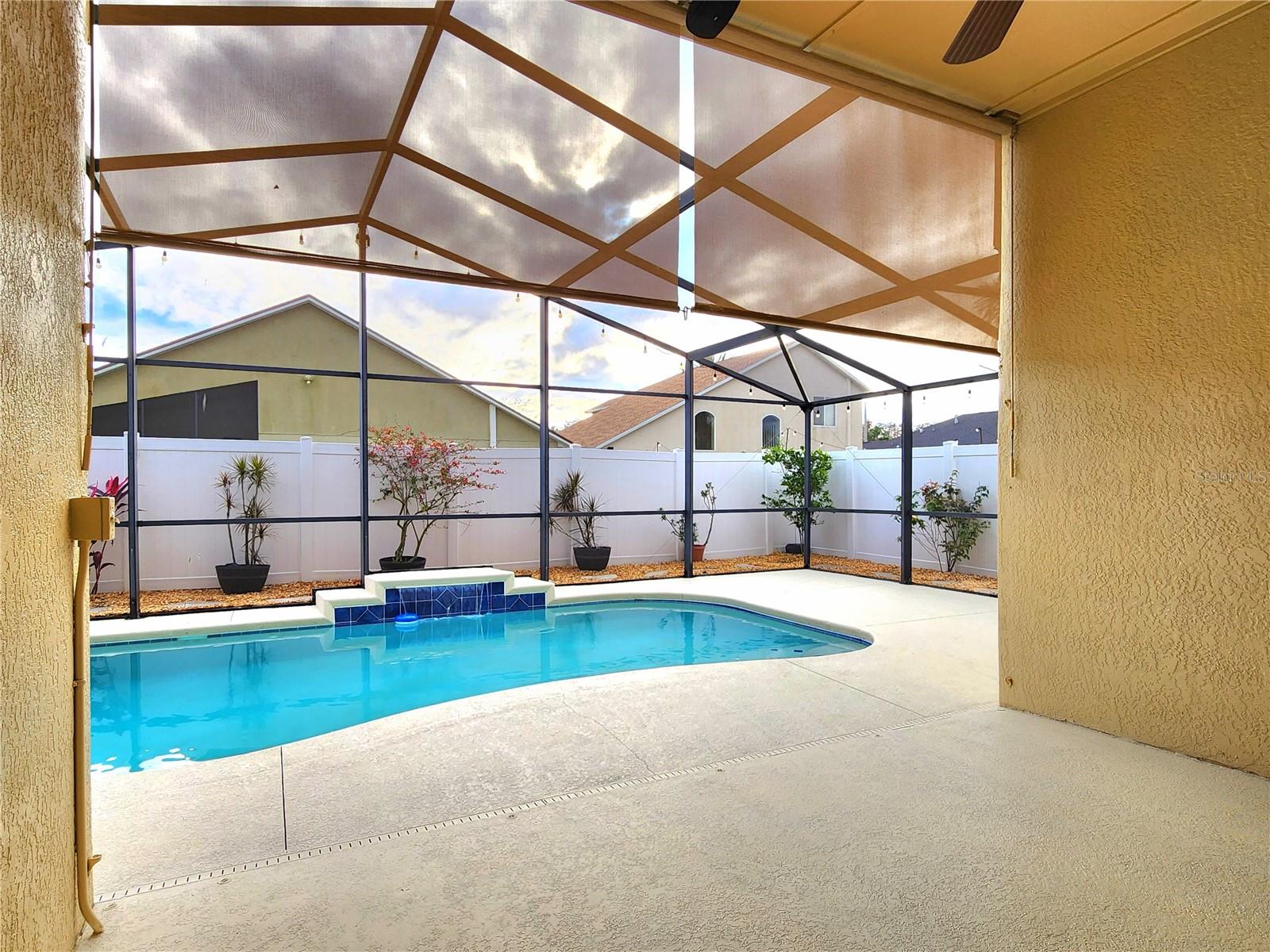 MEADOW POINTE - Residential