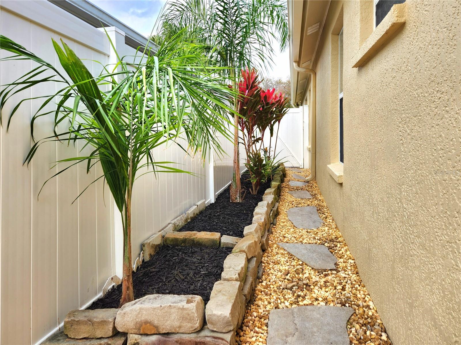 MEADOW POINTE - Residential