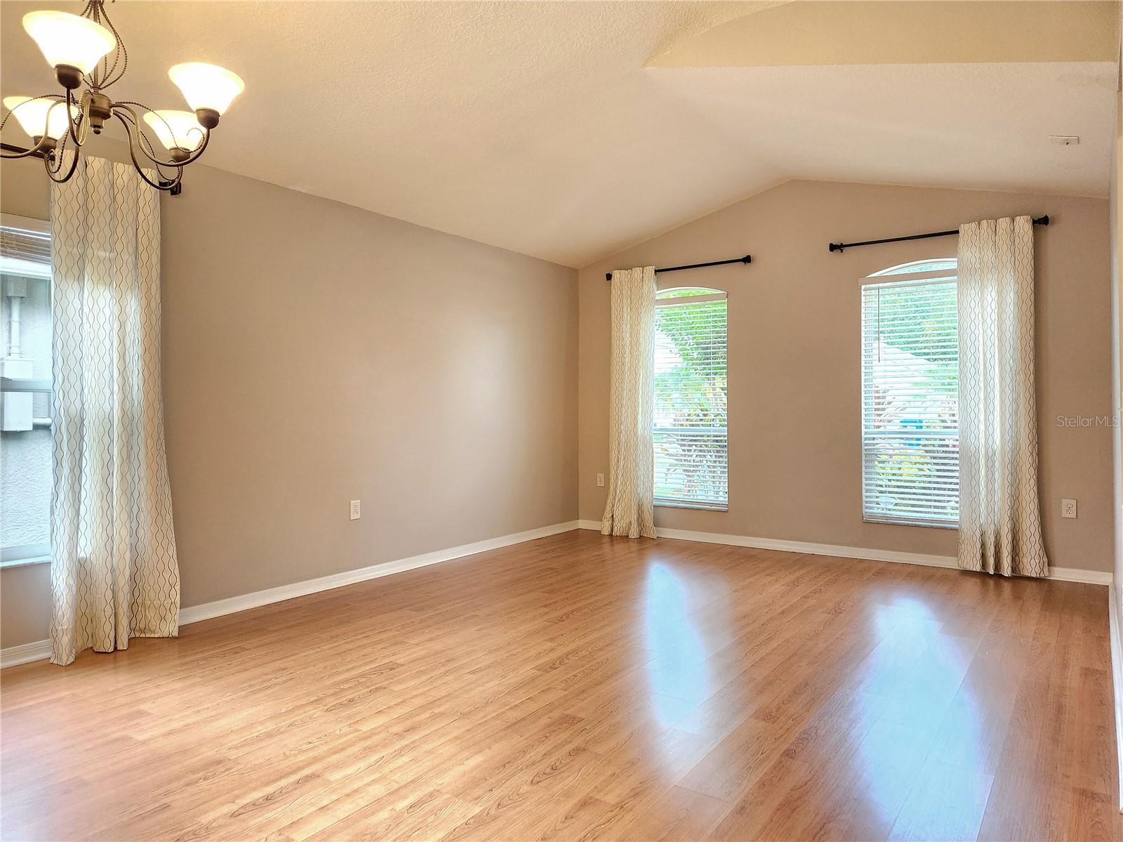 MEADOW POINTE - Residential