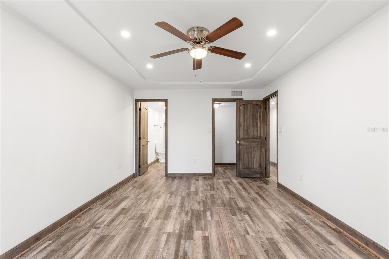 PENTHOUSE GREENS - Residential