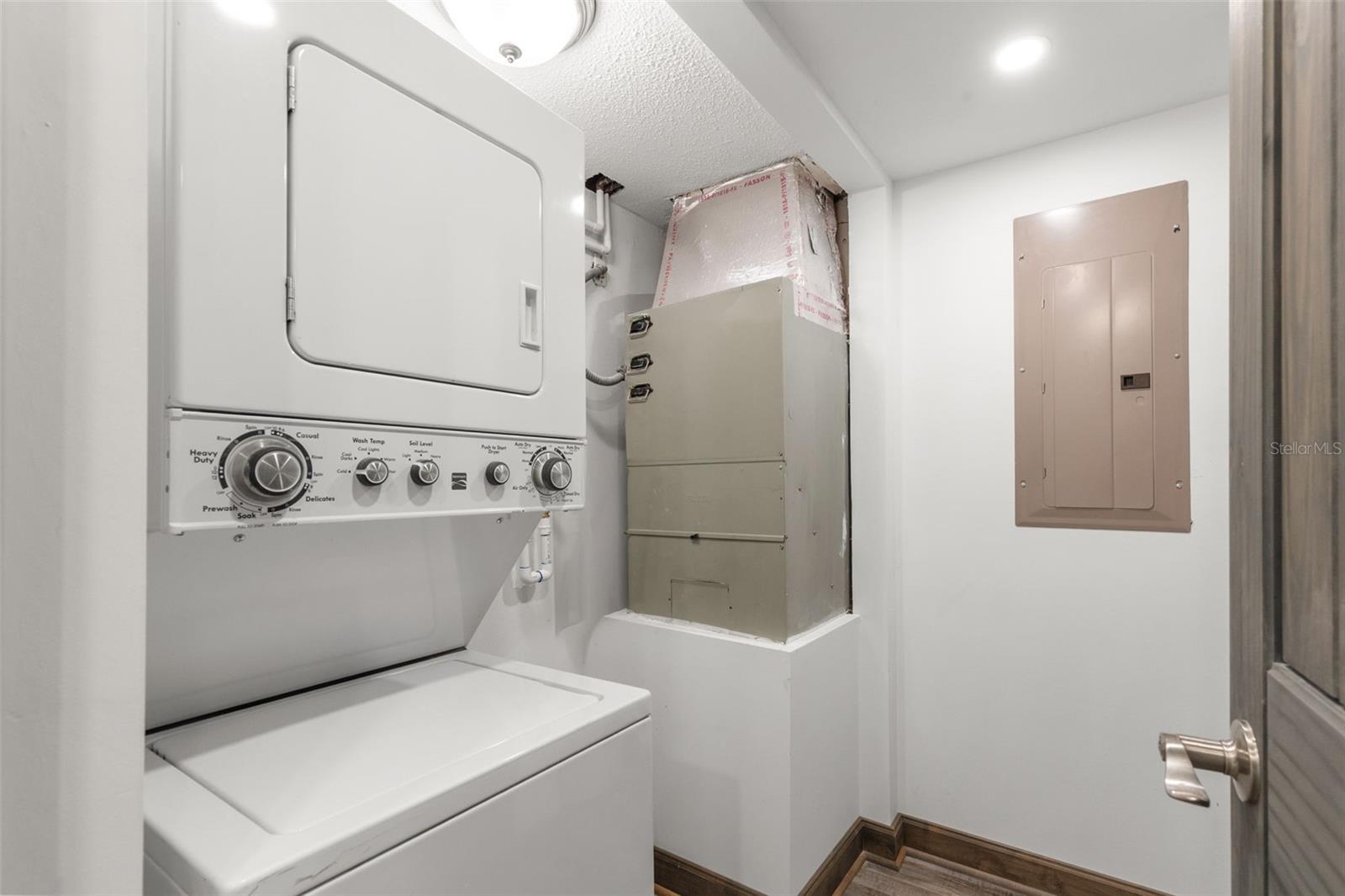 PENTHOUSE GREENS - Residential