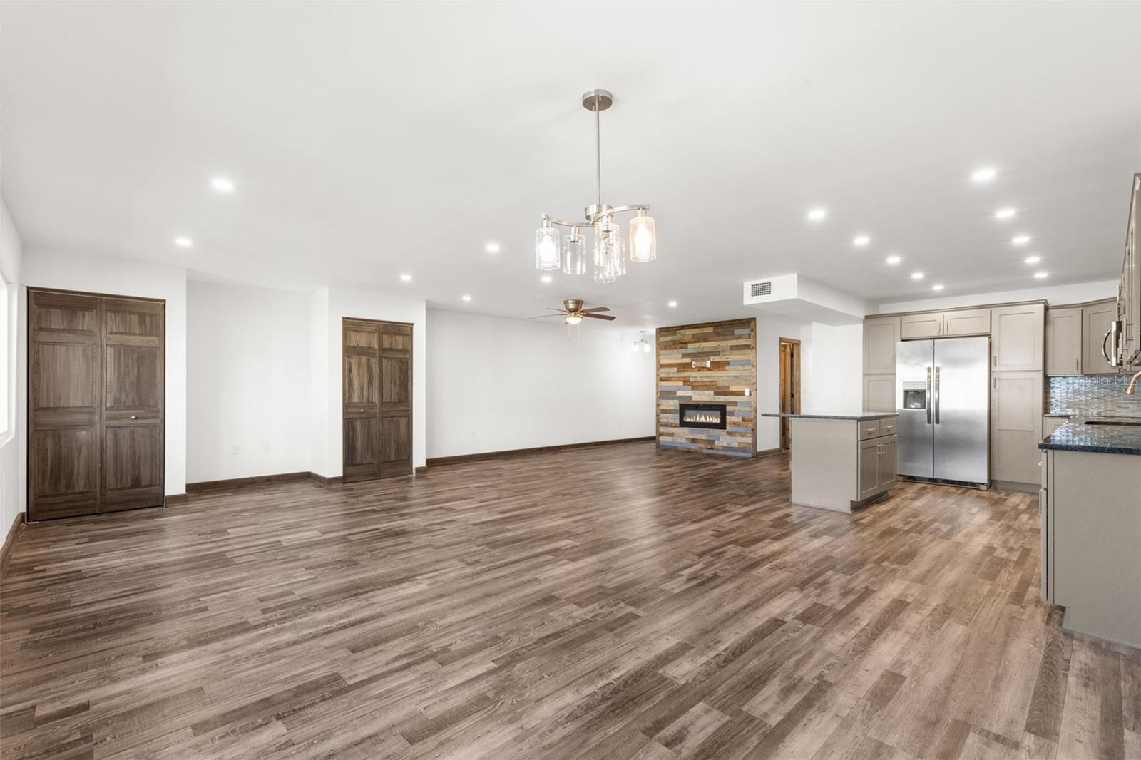 PENTHOUSE GREENS - Residential
