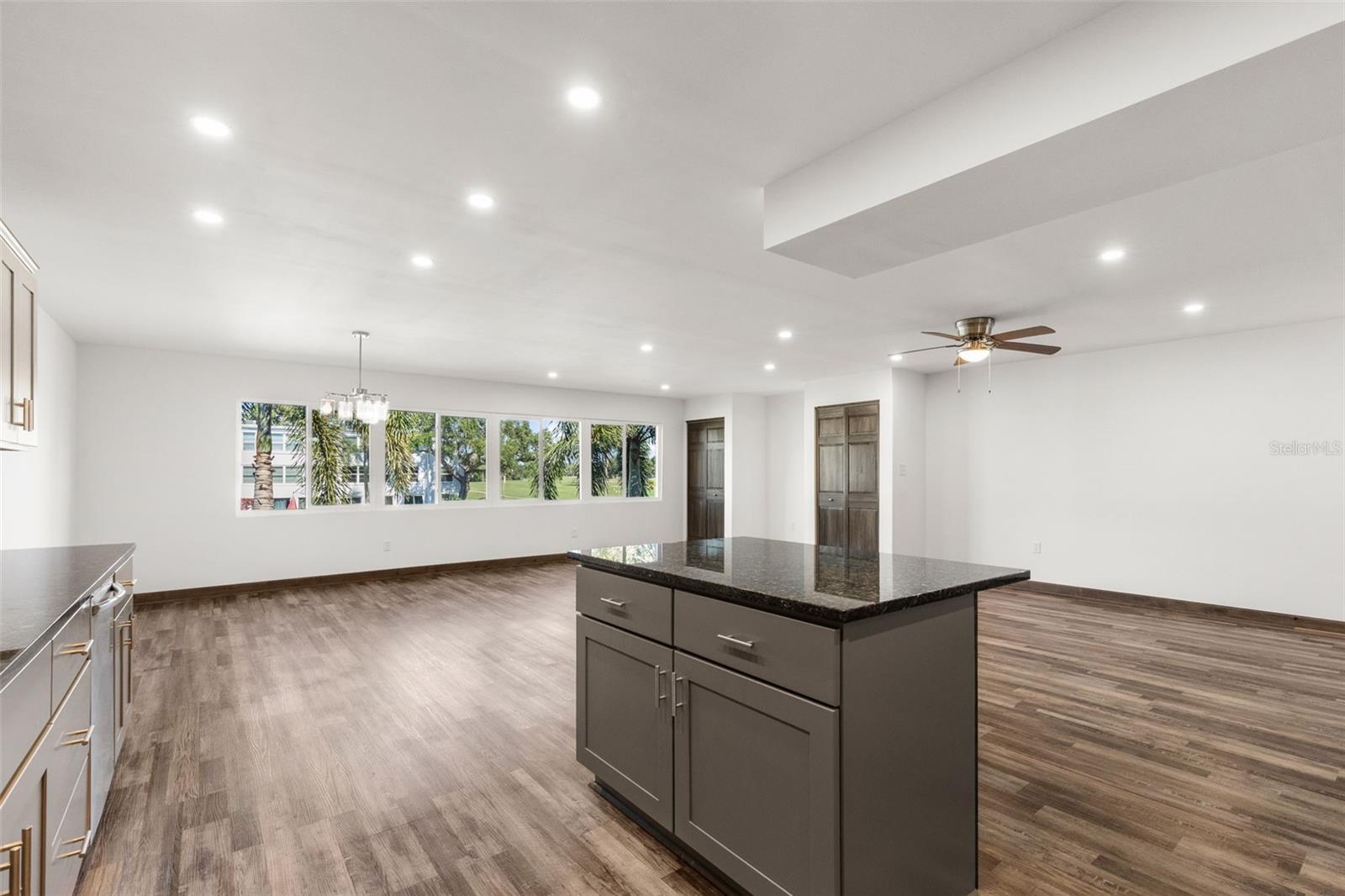 PENTHOUSE GREENS - Residential