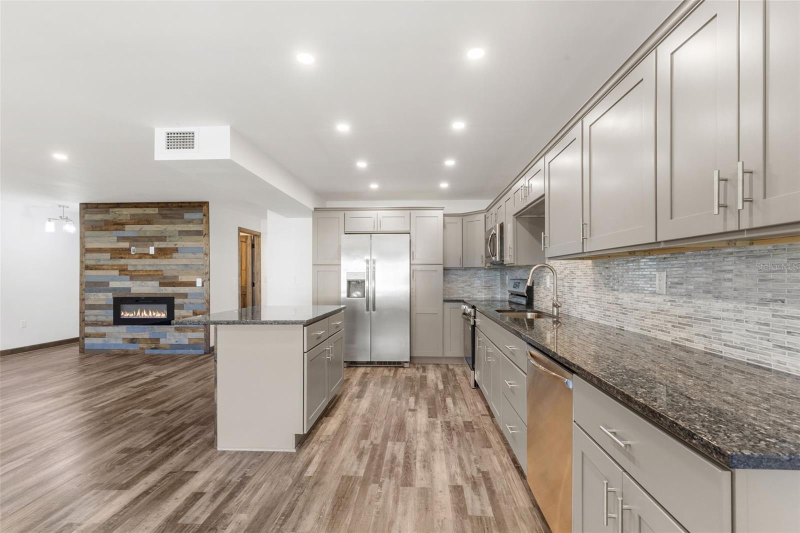 PENTHOUSE GREENS - Residential