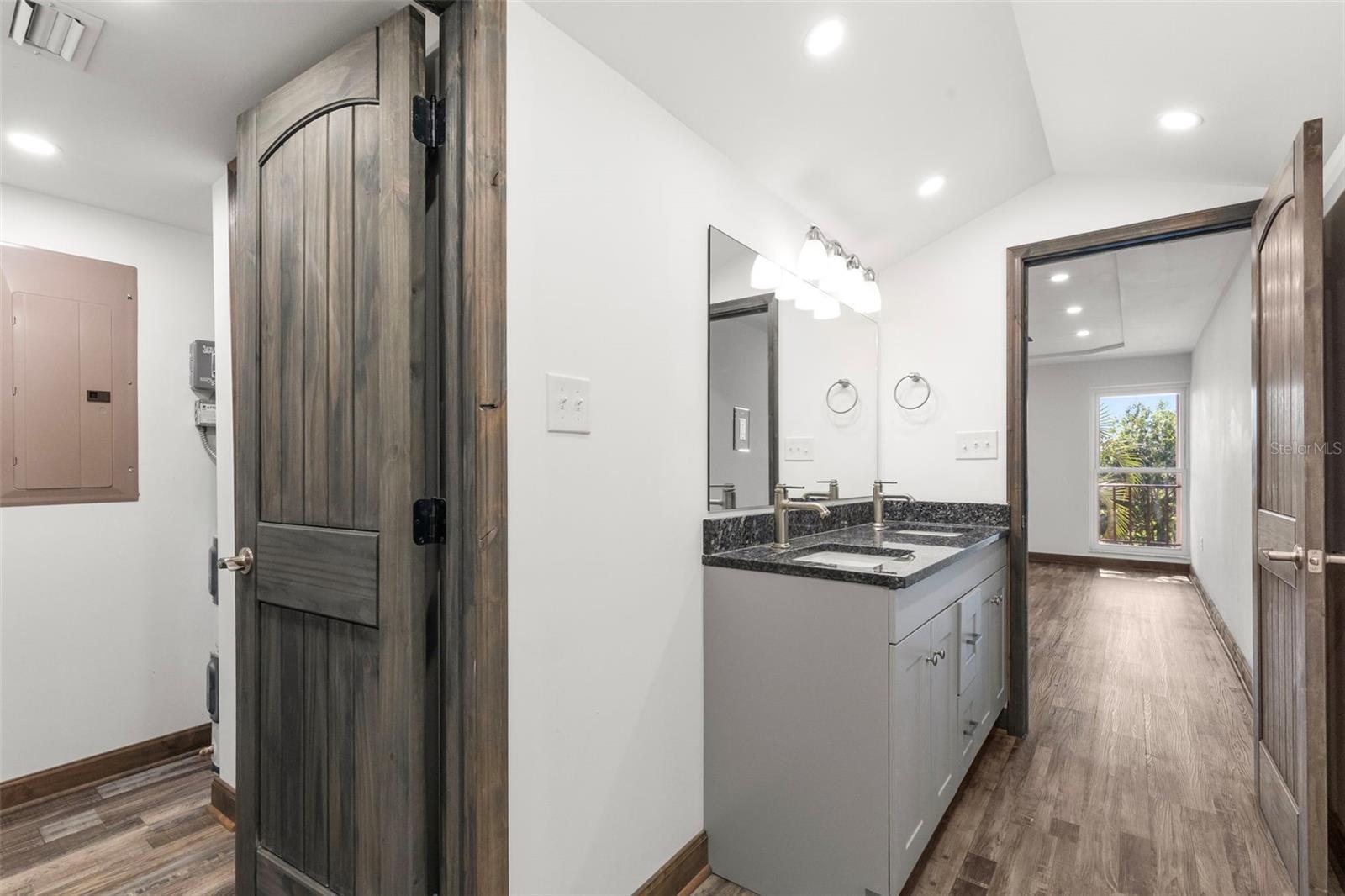 PENTHOUSE GREENS - Residential