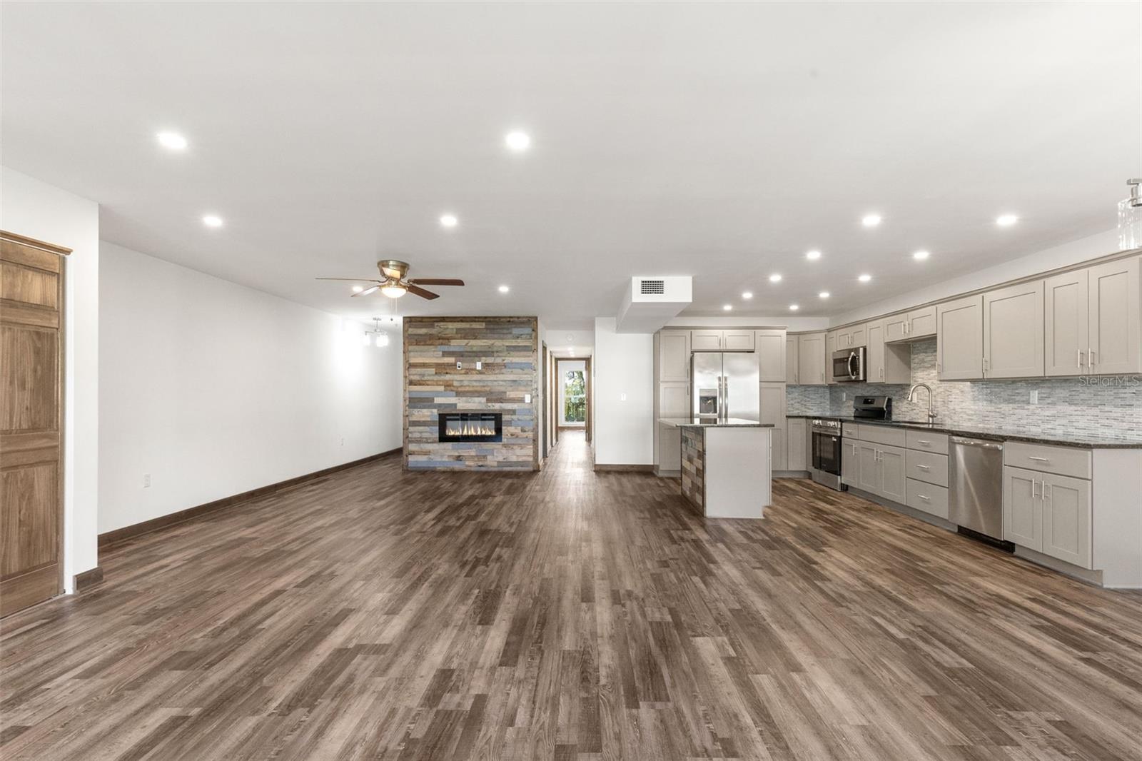 PENTHOUSE GREENS - Residential