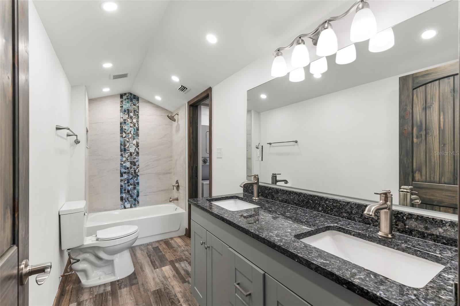 PENTHOUSE GREENS - Residential