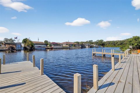 Tiny photo for 13721 Country Club Drive, Tavares, FL 32778 (MLS # G5103713)