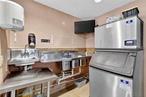 Tiny photo for 13721 Country Club Drive, Tavares, FL 32778 (MLS # G5103713)