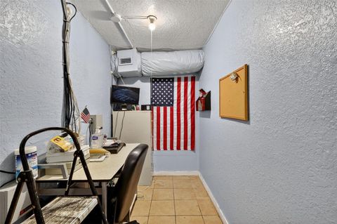 Tiny photo for 13721 Country Club Drive, Tavares, FL 32778 (MLS # G5103713)