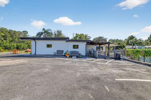 Tiny photo for 13721 Country Club Drive, Tavares, FL 32778 (MLS # G5103713)