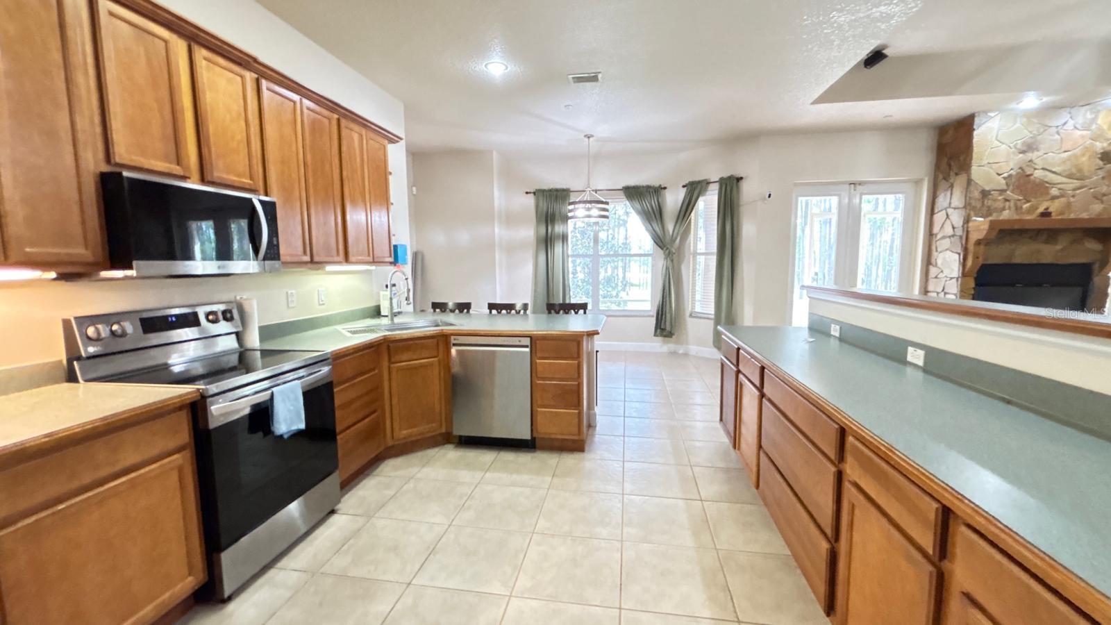 ARROWTREE II SUB - Residential Lease