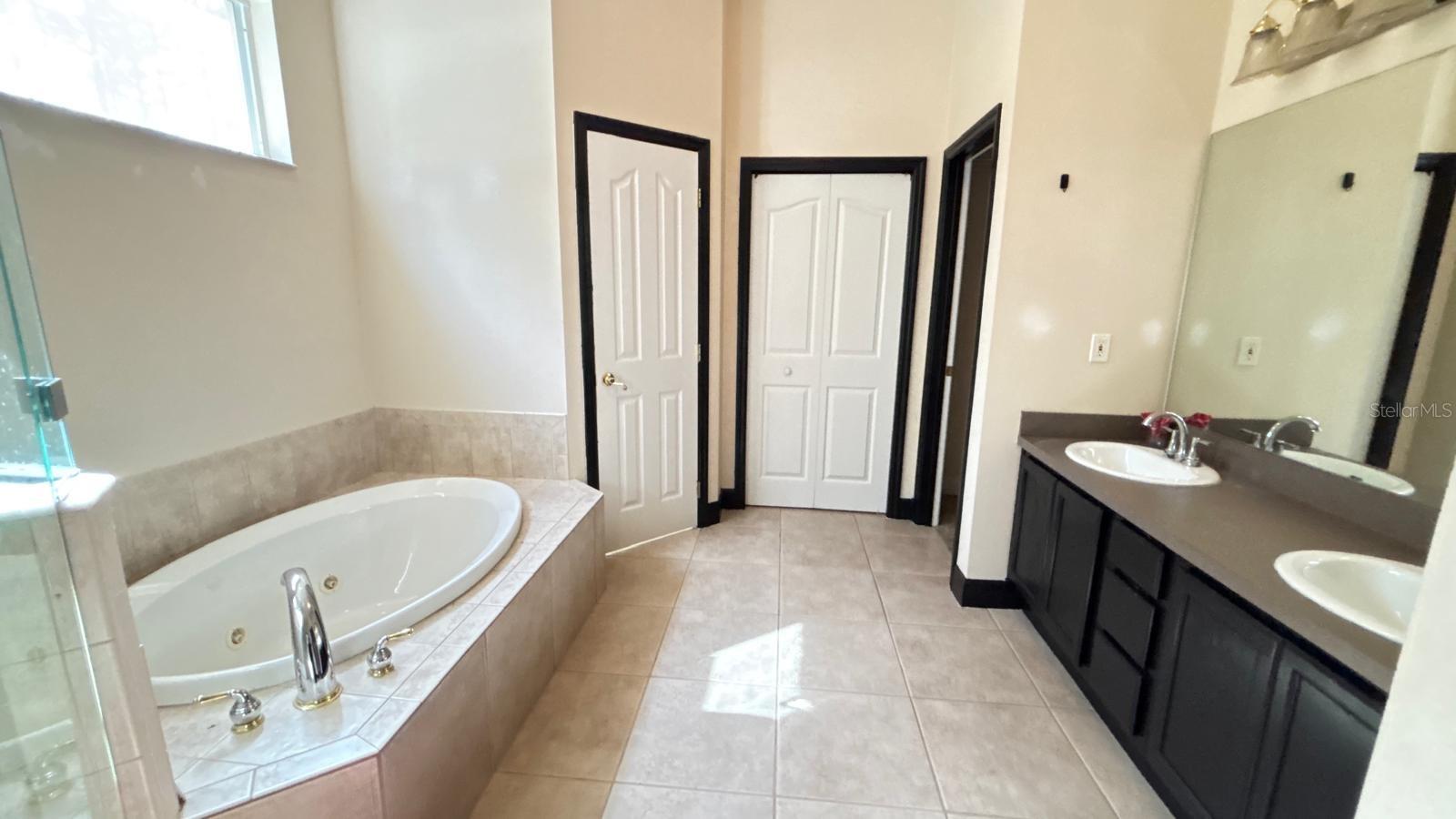 ARROWTREE II SUB - Residential Lease