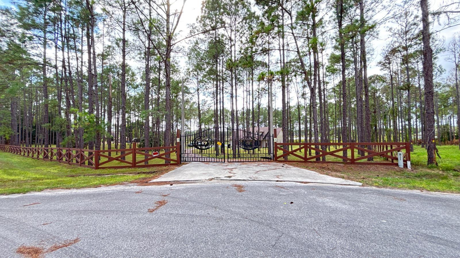 ARROWTREE II SUB - Residential Lease