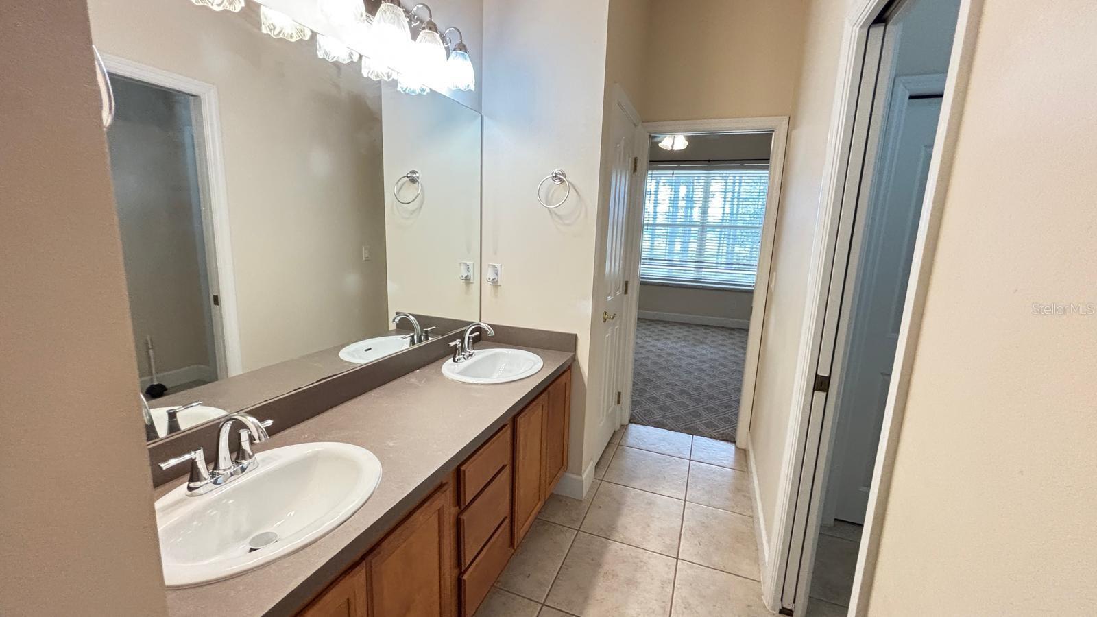 ARROWTREE II SUB - Residential Lease