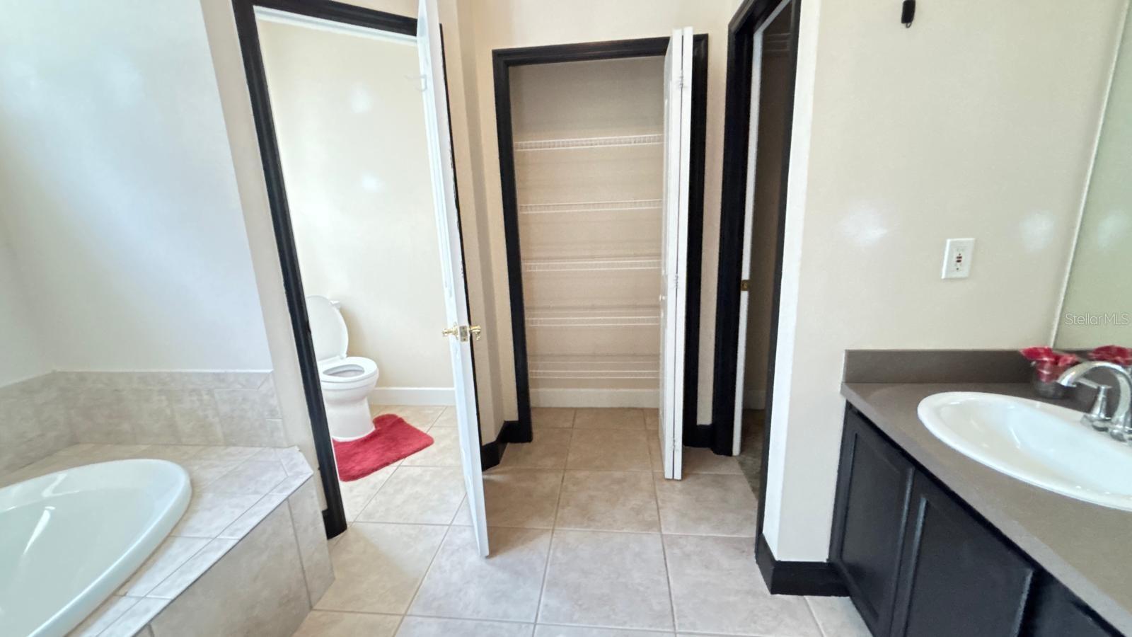 ARROWTREE II SUB - Residential Lease