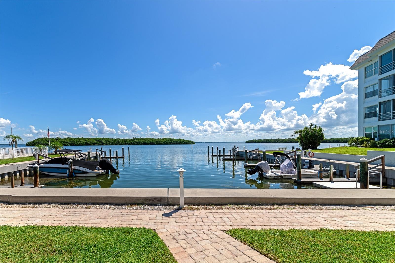 605 SUTTON PLACE 401-A