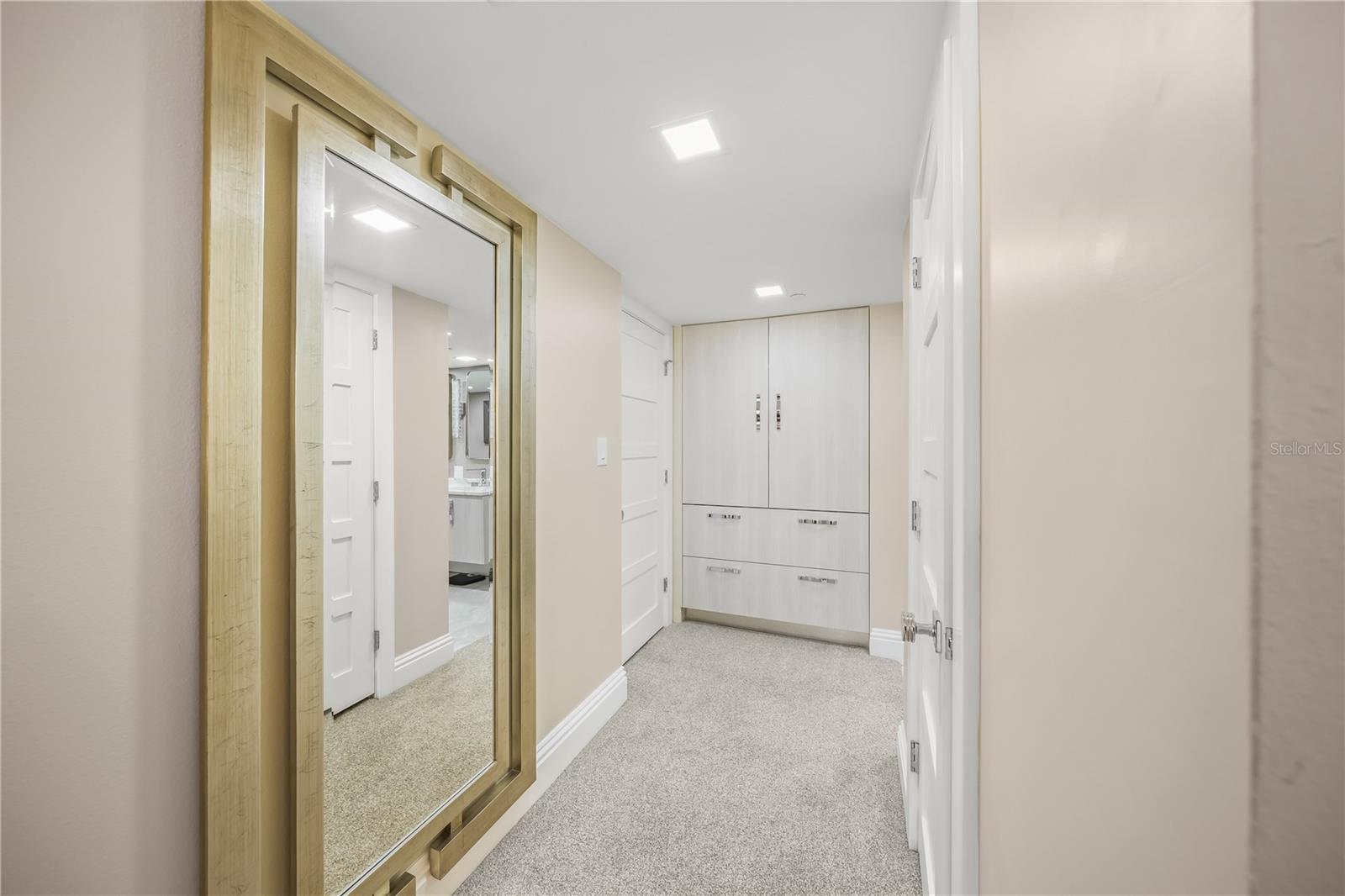 LAWRENCE POINTE I - Residential